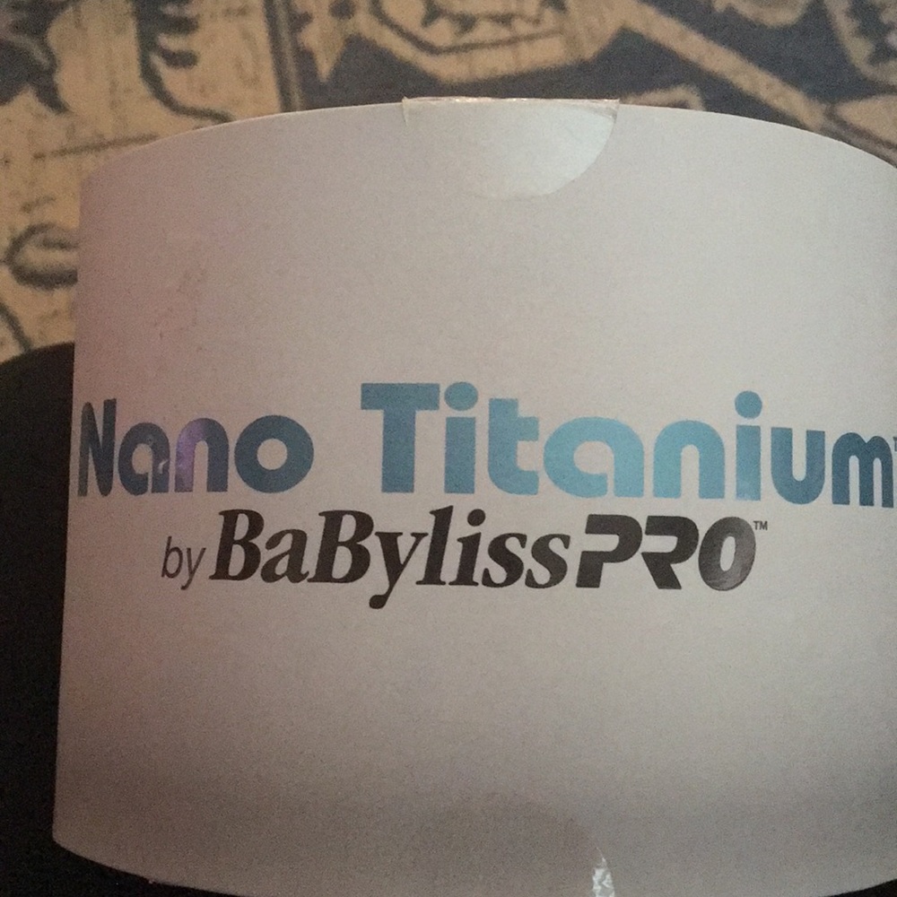 Professional Nano Titanium Curl Machine.